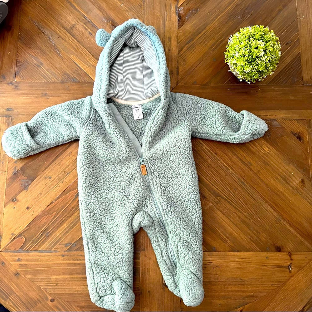 Carter’s Hooded Sherpa Pram